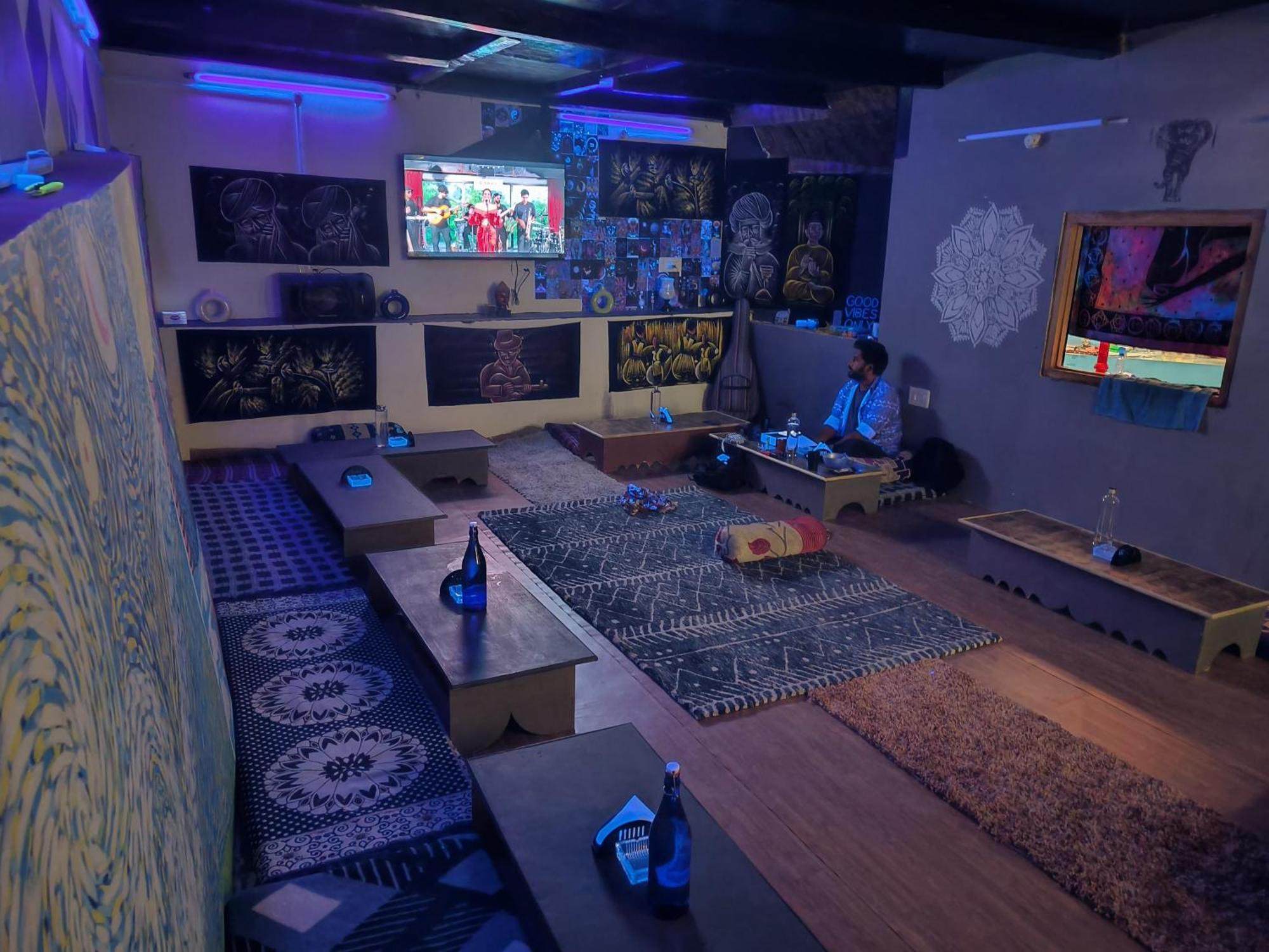 Hostel Stoner'S Delight Kulu Exterior foto
